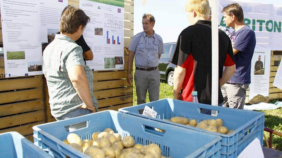 Vijf akkerbouwers uit Zuid-Limburg en Flevoland willen de mineralenkringloop op hun bedrijf gesloten maken door een organische meststof te produceren via de Bokashi-methode (het fermenteren van organisch materiaal). Op dit moment lopen er proeven in de co