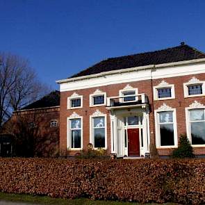 De glasblazerij van Johan de Vries en Tanja de Heus in een Oldambtster boerderij in Bad Nieuweschans