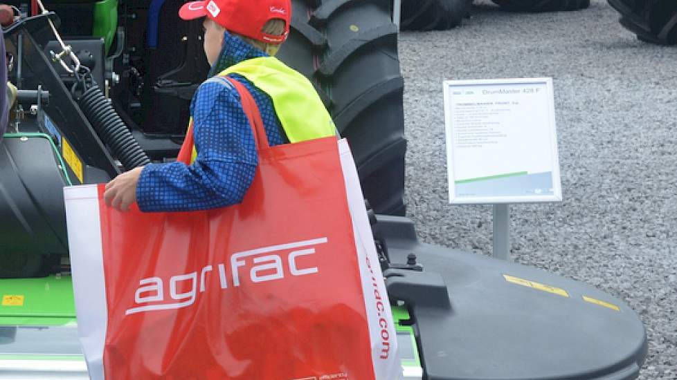 Groot, groter, grootst geldt op de ATH niet alleen voor de machines, maar ook voor de goodiebags die de bezoekers op de beurs kunnen krijgen.