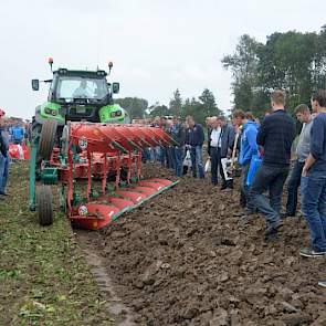 Ook demonstraties van grondbewerking zijn er dagelijks, met onder meer de Kverneland 6-schaar LO100 Variomat. Bij deze demonstraties worden drie disciplines van grondbewerking: voorbewerking, kerende en niet kerende bewerking en zaaicombinaties. Per type