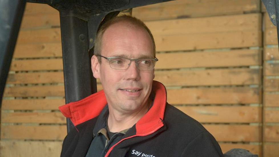 Stammenteler Pieter van Maldegem uit Vierhuizen (GR.) is de eerste akkerbouwer die met het RFID-systeem werkt.