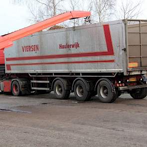 Transporteur Viersen kwam dinsdag rond half negen voor de eerste vracht