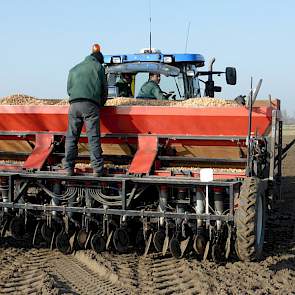 ‘Volgende week hopen we onder dezelfde omstandigheden verder te kunnen gaan met het planten van de plantuien’, aldus Boogaard.