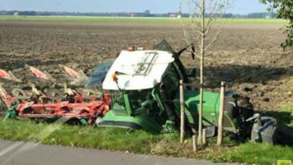 ‘Miss Fendt’ vraagt zich af of deze boer aan het diepploegen is.