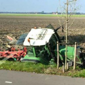 ‘Miss Fendt’ vraagt zich af of deze boer aan het diepploegen is.