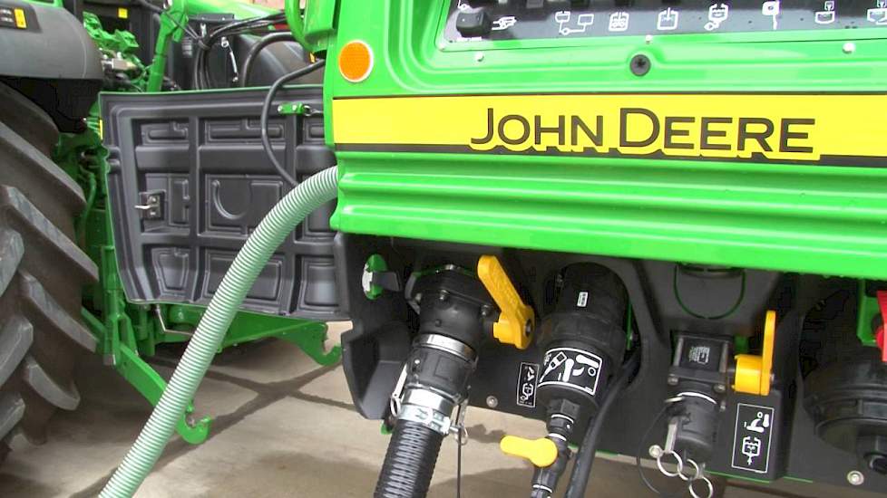 Nieuwe John Deere R900i veldspuit - www.akkerwijzer.nl