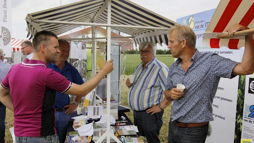 Op de bedrijvenmarkt presenteerden zich veel toeleveranciers van organische meststoffen en bodemverbeteraars.