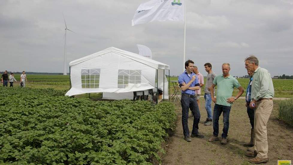 Het aanbod van phytophthoraresistente aardappelrassen groeit. Volgens Richard Mooijweer van pootgoedhandelshuis Agrico ligt de toekomst dubbele en driedubbele resistenties. Dankzij nieuwe genetische technieken zijn aardappelen met de goede eigenschappen s