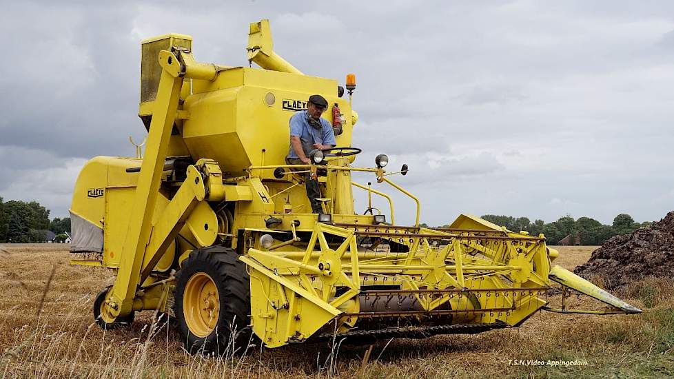 Combinen met: New Holland CLAYSON M 103 & M 133  Smit.