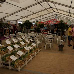 De uienrassenlijst 2017 werd gepresenteerd tijdens de uiendag. Rassen stonden opgesteld in de grote tent.