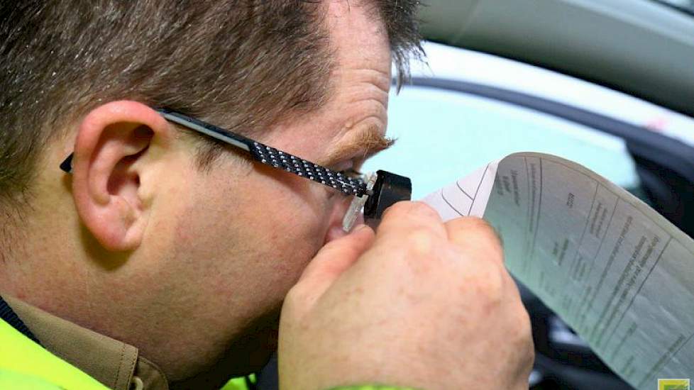 Stempels en handtekeningen moeten echt zijn. Daar let de inspecteur scherp op.