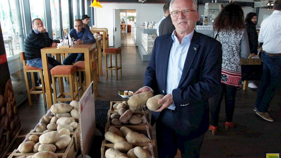 Cronos is volgens Van Eerdt een sterke groeier van Danespo. Het ras is door drogestofgehaltes tussen friet en vers in voor beide toepassingen geschikt. De mooie vorm geeft de teler kilo's en de industrie snijdt weinig weg bij het maken van de patat. Crono