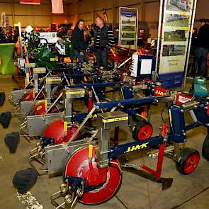 Een HAK schoffel machine, per element in hoogte regelbaar vanuit de trekker met de smartphone met bluetooth. Deze noviteit, werd voor het eerst getoond op de beurs in Tollebeek.