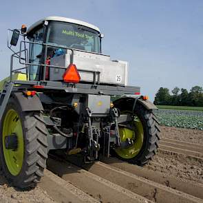 Binnen Smaragd gaat het om werken van rijpaden, onbereden bodem, mengteelten en techniek voor de gangbare en de biologische boer.