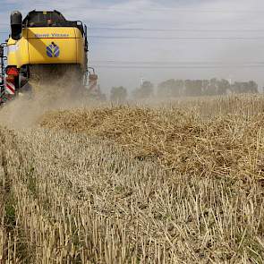 Door de drogere weersomstandigheden kon het combinewerk woensdag rond twaalf uur voortgezet worden, maar toen kwamen de eerste buien weer na acht uur 's avonds.