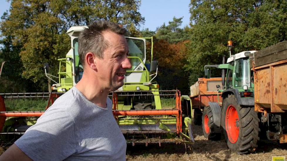 Akkerbouwer en loonwerker Jan ten Bosch uit Haslo bij Hoog Soeren (Gld) teelde dit jaar voor het eerst sojabonen.