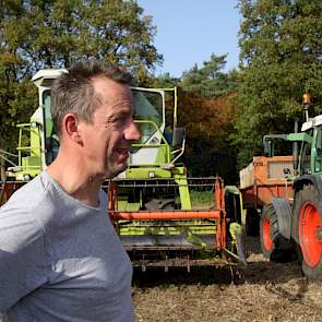 Akkerbouwer en loonwerker Jan ten Bosch uit Haslo bij Hoog Soeren (Gld) teelde dit jaar voor het eerst sojabonen.