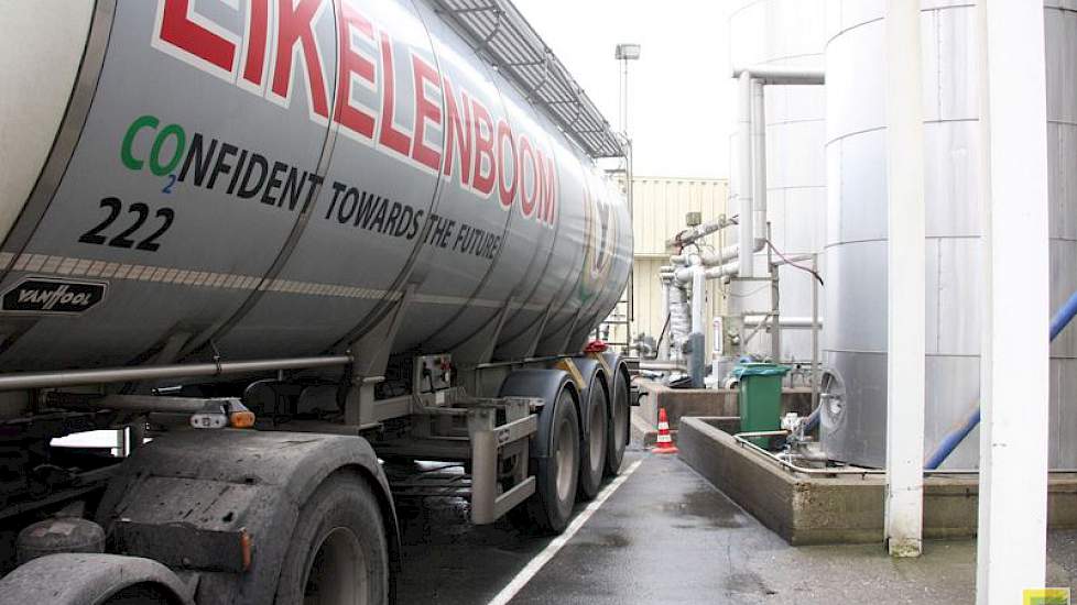 In de fabriek wordt nog ingedikt en gedroogsproeid tot poeder. Het halffabrikaat gaat voor verdere verwerking naar Zwolle.