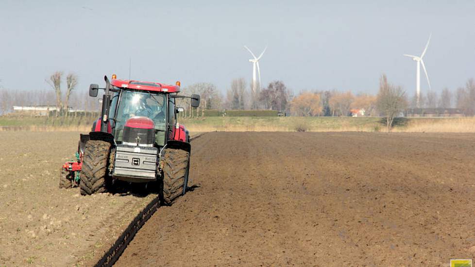 Voor de winter had Van Kempen nog niets geploegd.