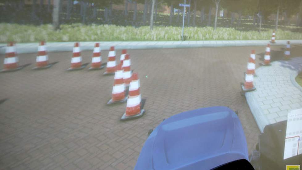 De mogelijkheden zijn eindeloos. Op termijn kan bijvoorbeeld rijden op GPS, zaaien of poten worden geleerd in een simulator, eenvoudigweg door de software uit te breiden of aan te passen.