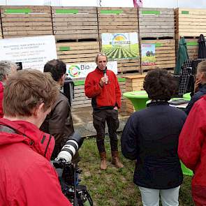 Een van de veldworkshops op het centrale plein.