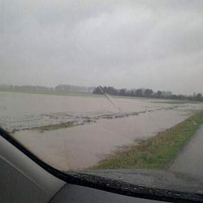 In Sommelsdijk (Goeree-Overflakkee) viel zondag bijna 110 mm regen