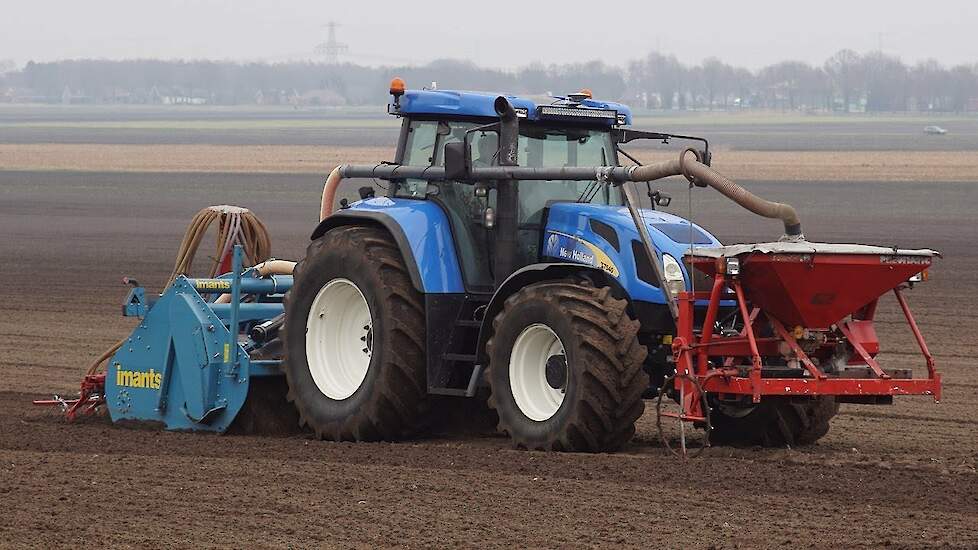 New Holland T7540 Harenda zomertarwe zaaien GPS van SBG Imants spitmachine  Accord zaaimachine