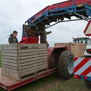 De akkerbouwer streeft er naar om volgend jaar alles in eigen mechanisatie te doen. „Timing is zeker in biologische teelten heel belangrijk. En het maakt de zaai- en oogstplanning veel makkelijker. En daarmee het werken in de korte keten."