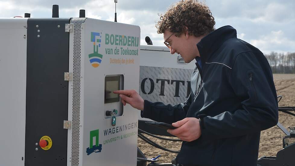 Arbeid en bodem zijn belangrijke thema's voor de akkerbouw. „Deze robot is voor beide thema's een oplossing: Er is minder arbeid nodig en de machine is veel lichter, wat bijdraagt aan behoud van het bodemleven en het voorkomen van bodemverdichting.”