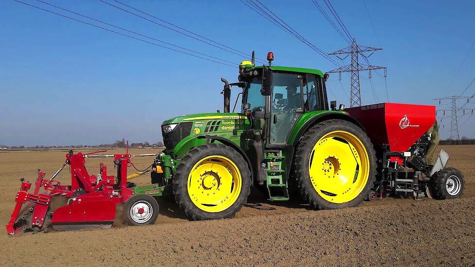 Plantuien planten | Planting onions | Steckzwiebeln pflanzen | Delta Planter | John Deere | Tulip