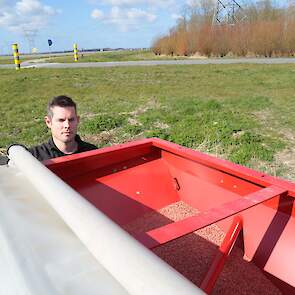 Rick bewerkt zo'n 130 hectare land. Deels in eigendom, deels in maatschap met een collega en deels, 26 hectare, RVB-land (Rijks Vastgoed Bedrijf).