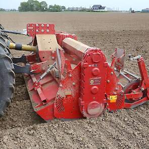 Naast aardappelen worden op het familiebedrijf ook uien, knolselderij, rode kool en winterwortelen geteeld.