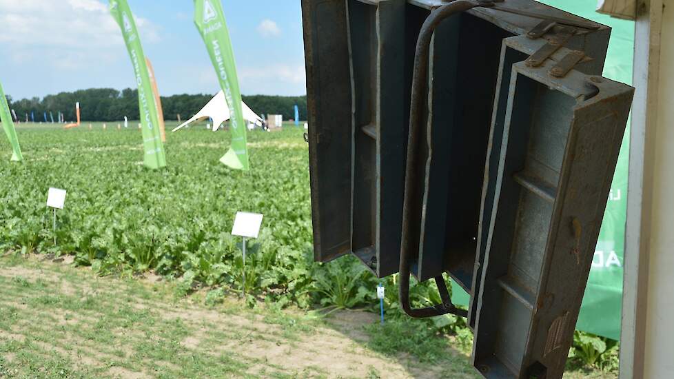 Een lege gereedschapskist in de stand van Adama, als symbool voor het snel krimpende aanbod van gewasbeschermingsmiddelen. „Tegen de bladschimmels zijn we al veel middelen kwijtgeraakt, de triazolen zijn verdwenen, voor de neonicotinoïden geldt hetzelfde