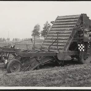 Aardappelen rooien, 1961