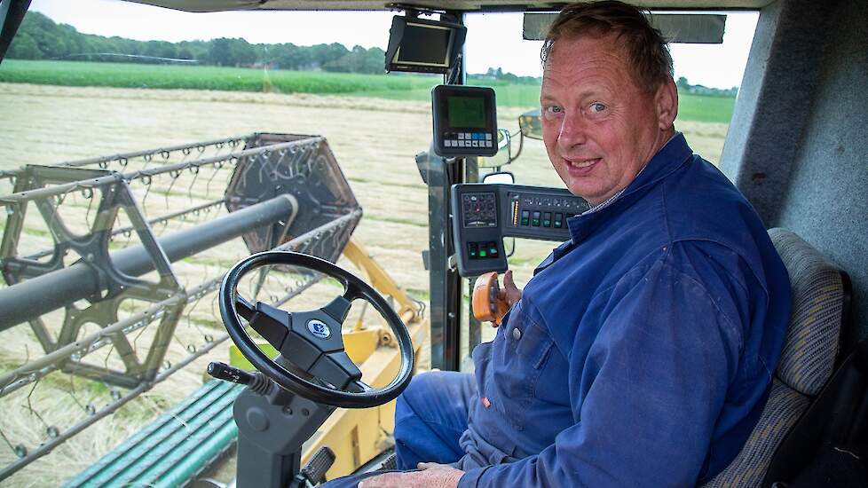 Theo Meijerink in zijn combine.