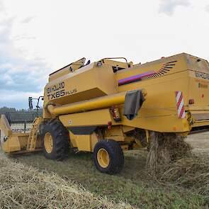 NewHolland TX65 plus uit 1998.