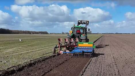 Video: Ploegen en zaaien in één werkgang