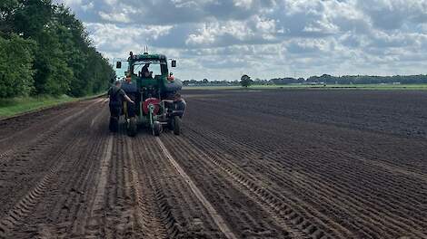 Augurken van Drentse bodem in de potjes van de ‘augurkenkoning’