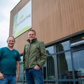 Directeur Jaap Jonker en teamleider Benjamin Visscher van De Groene Vlieg.