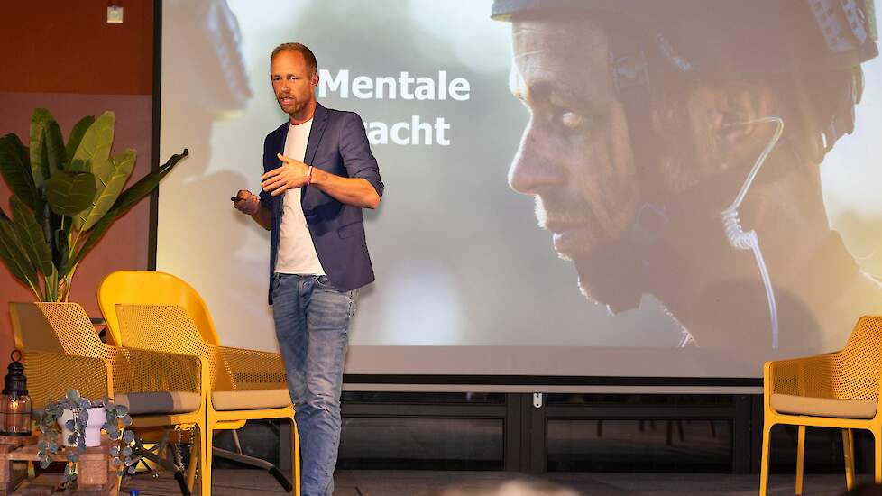 In zijn verhaal laat hij iedereen nadenken over zijn mentale kracht en het belang van praten en keuzes maken.