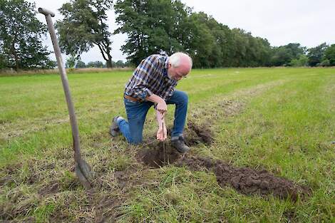 Melkveehouder Jan had praktisch advies nodig over een perceel dat natter was dan de rest.