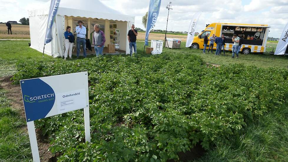 Soiltech stand Aardappeldemodag