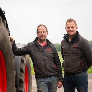 Johan (63) en Robin (33) Bouwmeester. Samen bestieren ze het akkerbouwbedrijf van totaal 140 hectare in Wijster (DR).