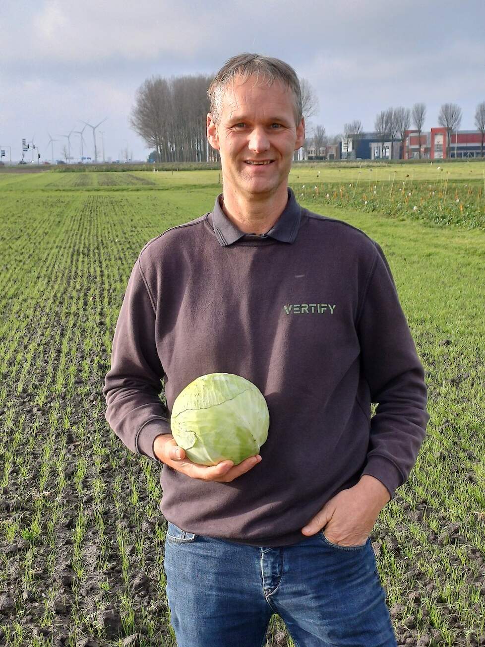 Jeroen Kaarsemaker, onderzoeker bij Vertify: „Uit onze berekeningen blijkt dat je in de eerste vijf weken van de groei in een aantal gewassen rond de 75 procent middel kunt besparen.”