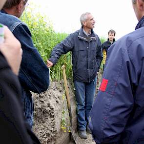 "Het klepelen van de gele mosterd kan problematisch zijn. Ploeg liever niet te netjes",luidt het advies.